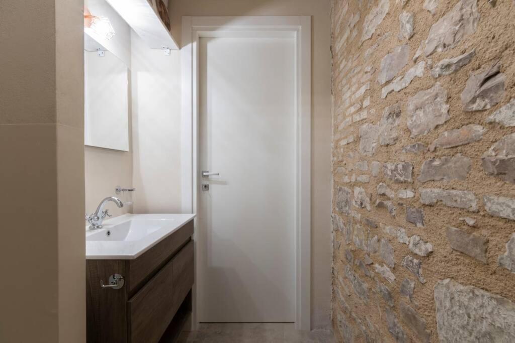 Cornelia Cavern Cosy Studio Apartment In Spello Extérieur photo